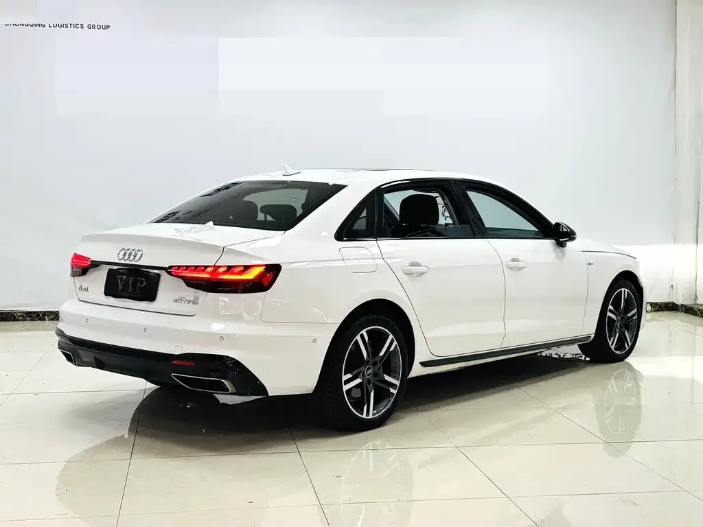 Audi A4L 2023 из CN, фото 4