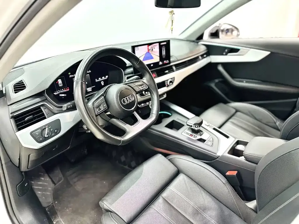 Audi A4L 2023 из CN, фото 7