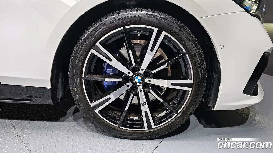 BMW 5-Series 2025 из KR, фото 5