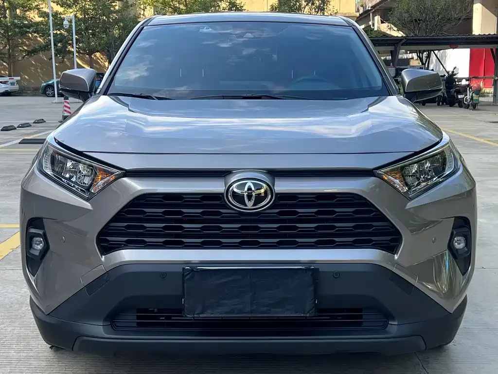 Toyota RAV4 — фото 2