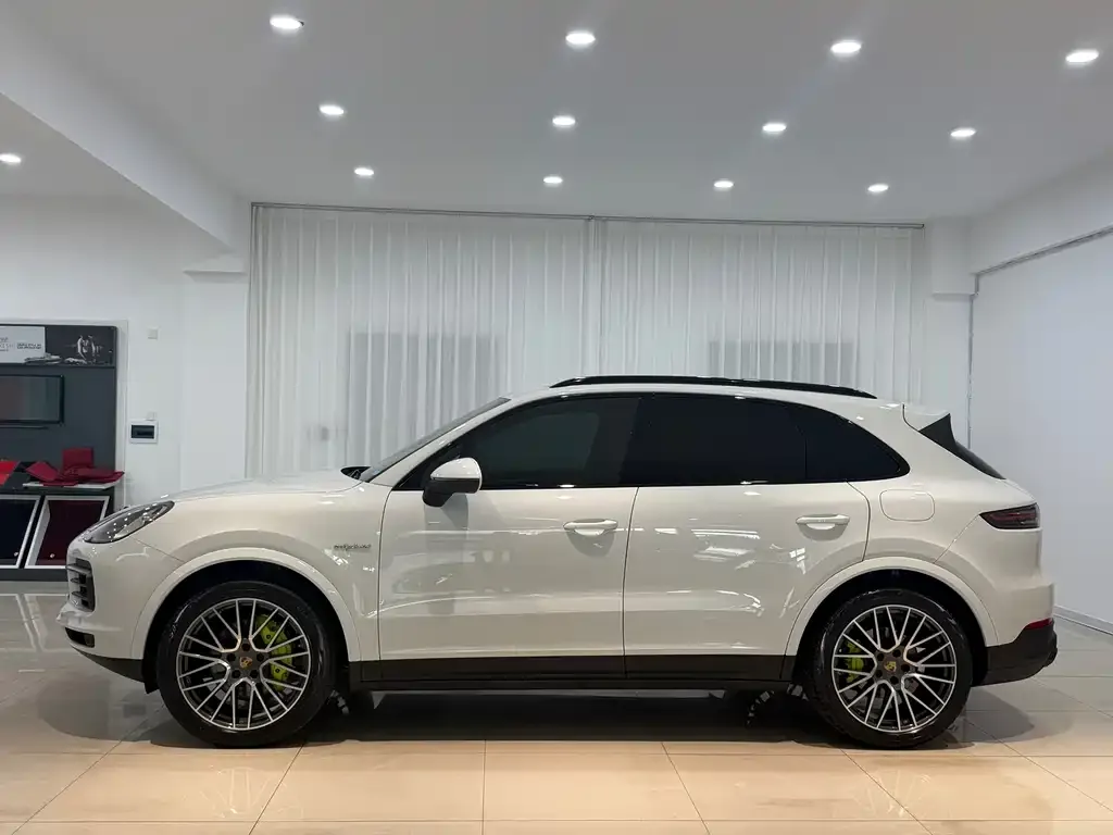 Porsche Cayenne Hybrid 2022 из CN, фото 3