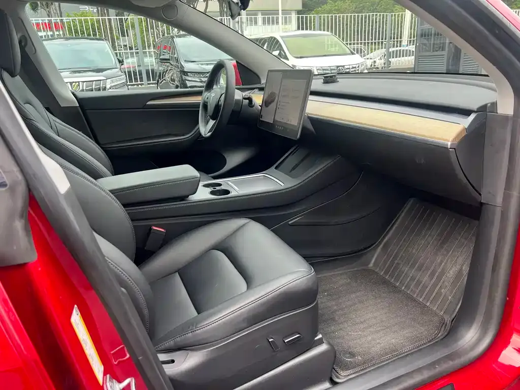 Tesla Model Y 2023 из CN, фото 9