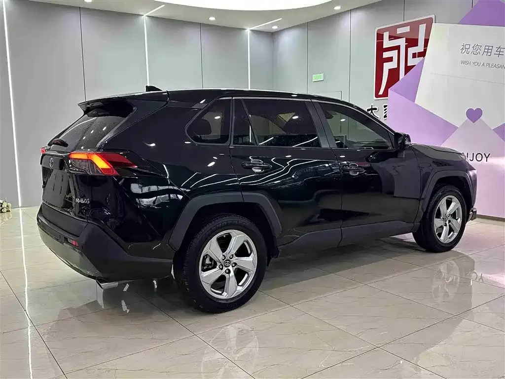 Toyota RAV4 2021 из CN, фото 4