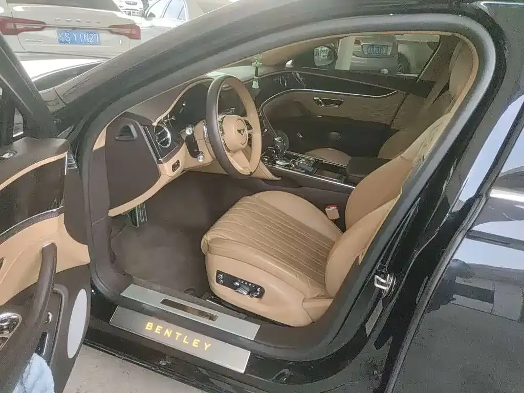 Bentley Flying Spur 2022 из CN, фото 4