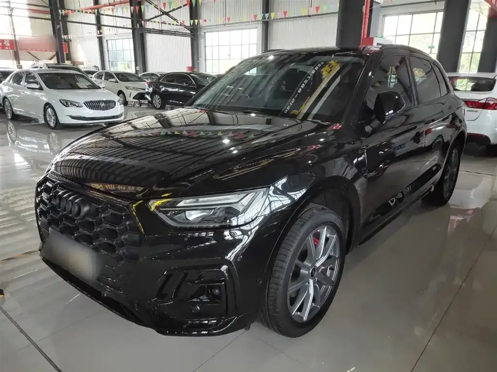 Audi Q5L 2022 из CN, фото 1