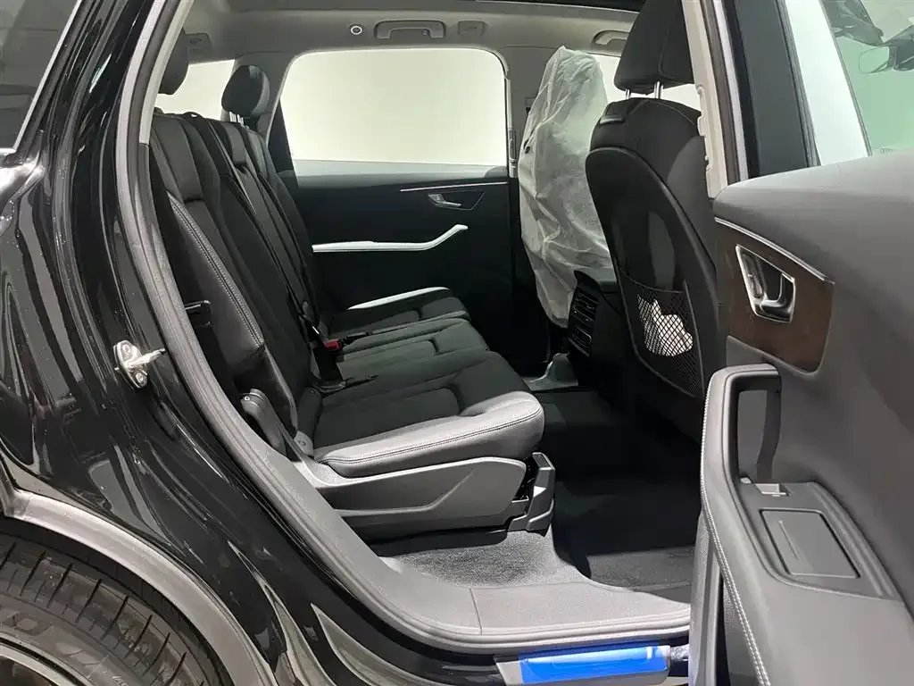 Audi Q7 2025 из CN, фото 10