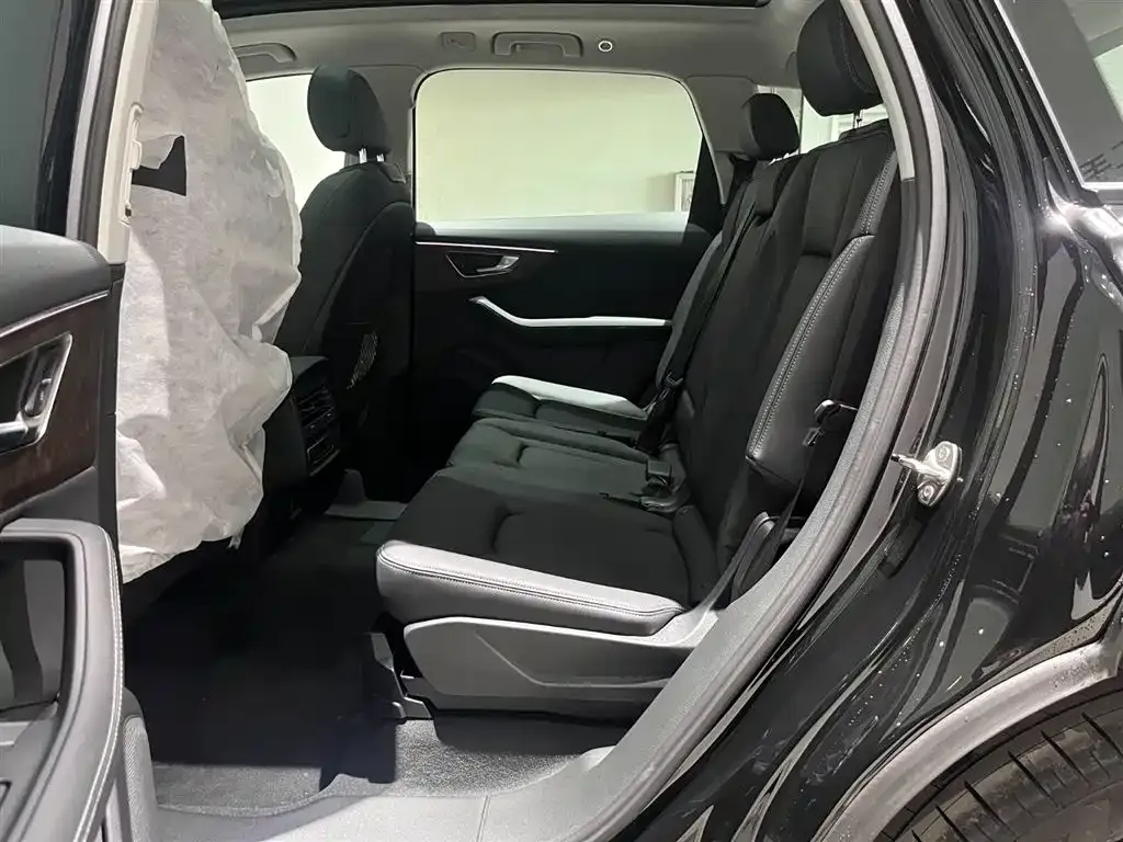 Audi Q7 2025 из CN, фото 8