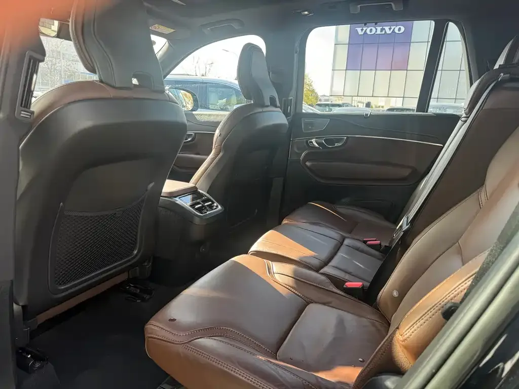 Volvo XC90 2023 из CN, фото 10