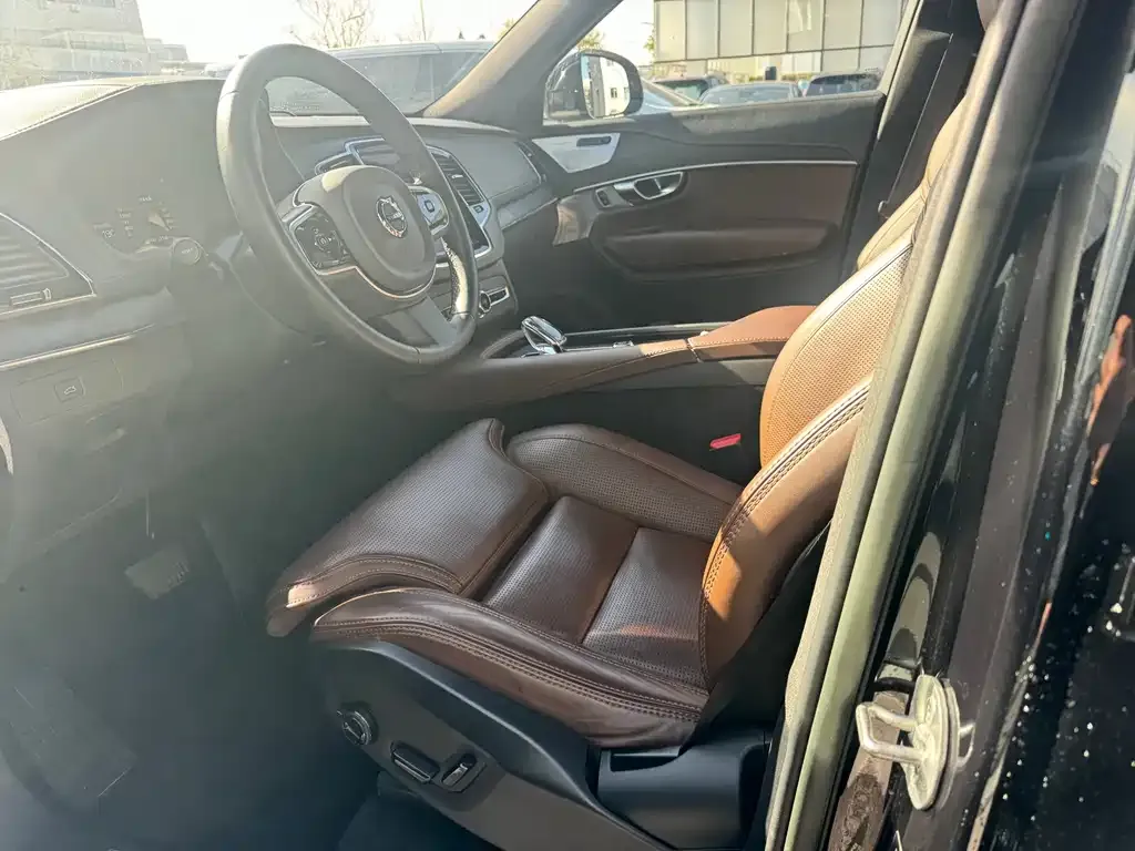 Volvo XC90 2023 из CN, фото 9