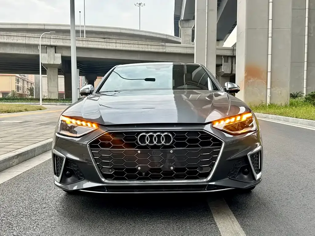 Audi A4L 2022 из CN, фото 2