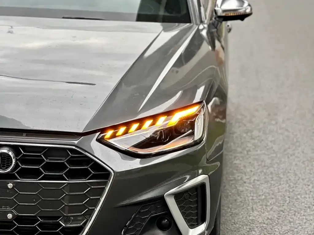 Audi A4L 2022 из CN, фото 4