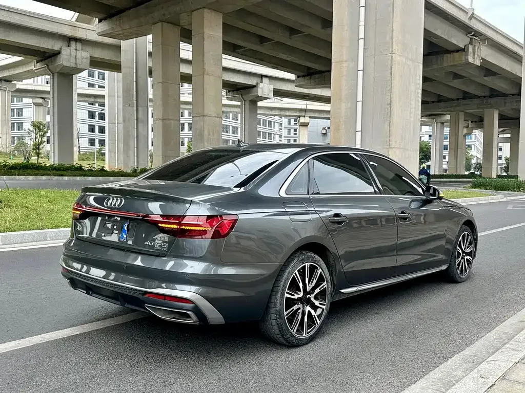 Audi A4L 2022 из CN, фото 8
