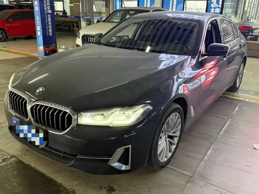 BMW 5 Series — фото 1
