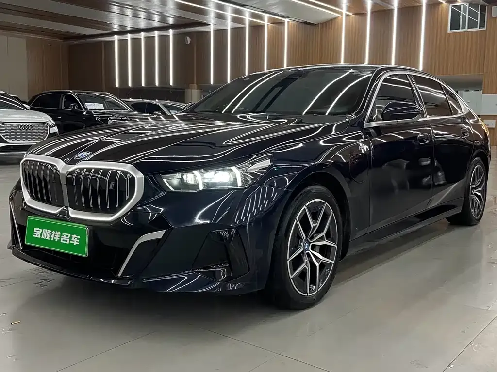 BMW i5