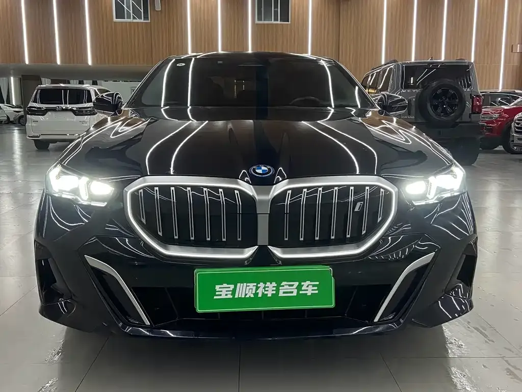 BMW i5 — фото 2