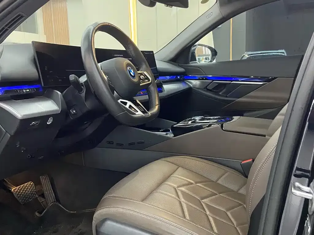 BMW i5 — фото 6