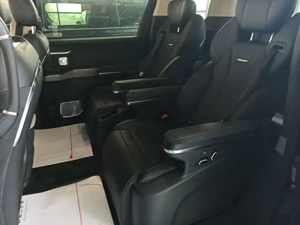 Hongqi HQ9 PHEV 2024 из CN, фото 5