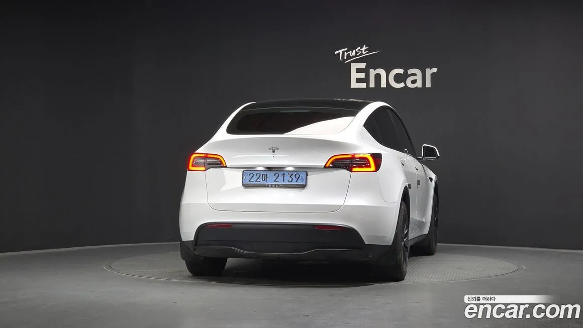 Tesla Model Y — фото 4