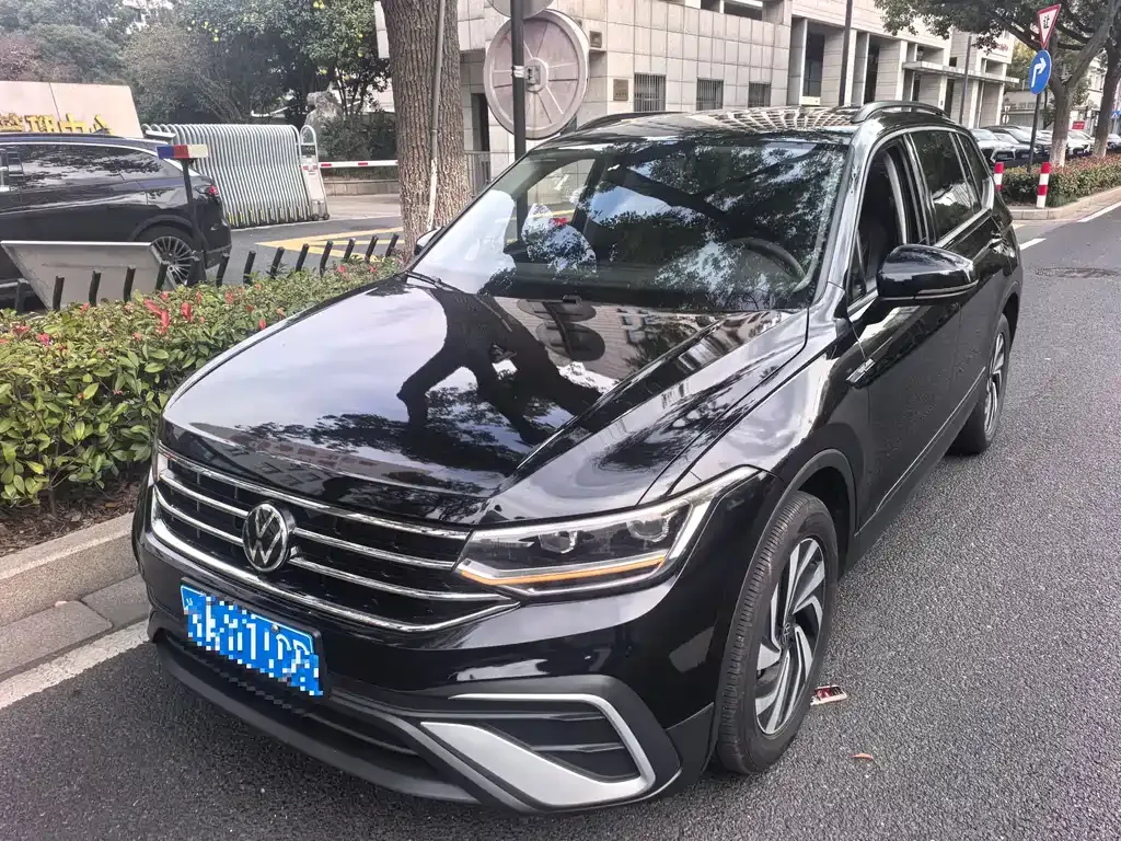 Volkswagen Tiguan L 2021 из CN, фото 1