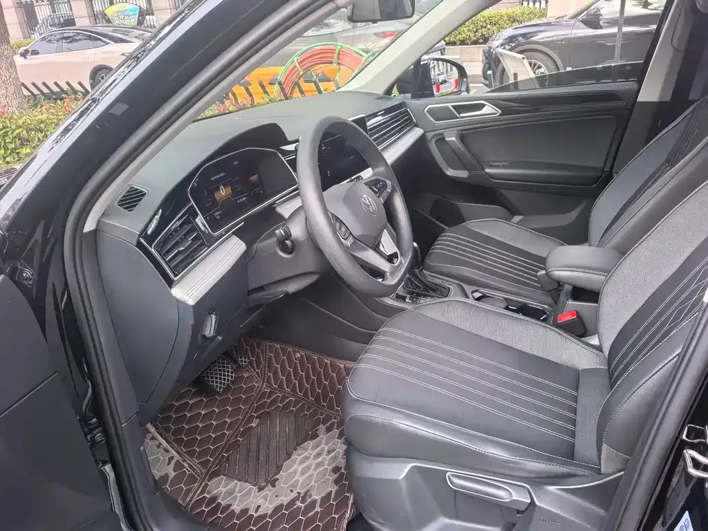 Volkswagen Tiguan L 2021 из CN, фото 4