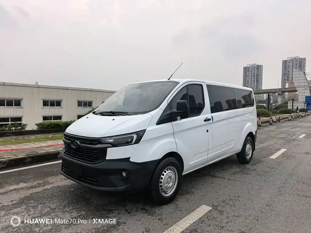 Ford Transit 2023 из CN, фото 1