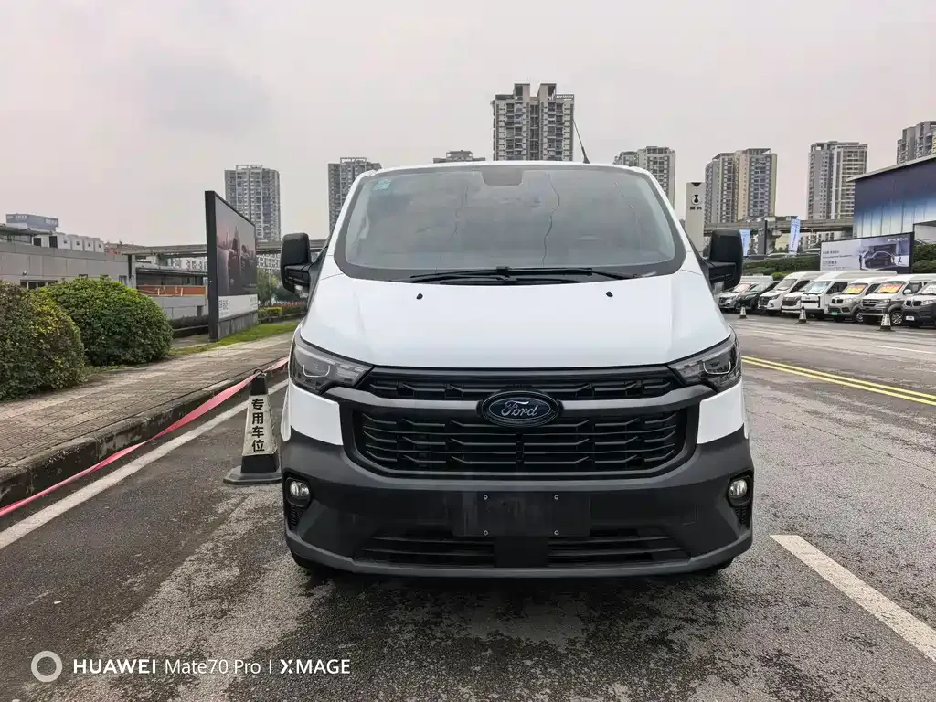 Ford Transit 2023 из CN, фото 2