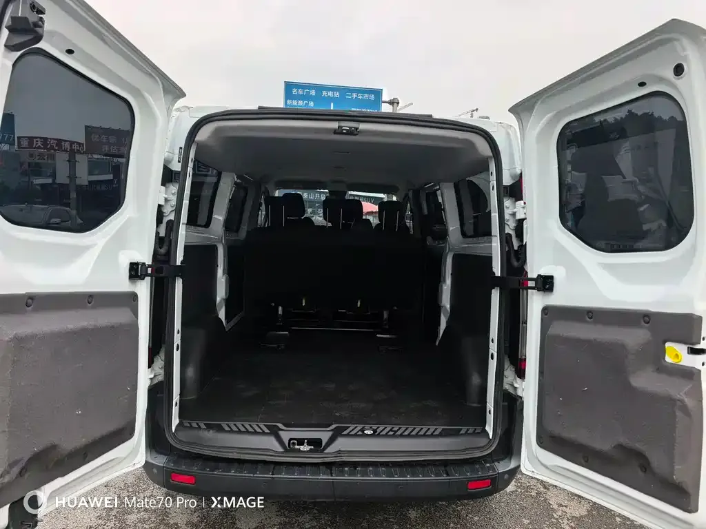 Ford Transit 2023 из CN, фото 7