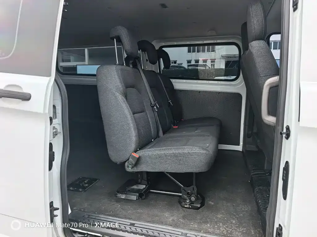 Ford Transit 2023 из CN, фото 8