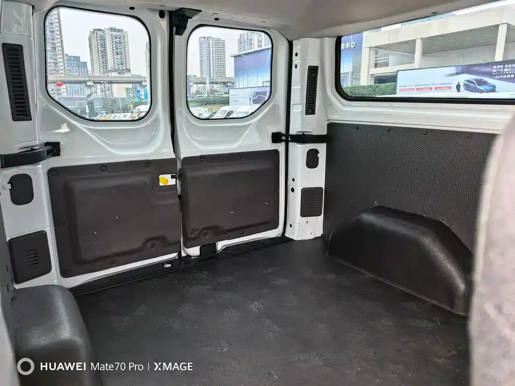 Ford Transit 2023 из CN, фото 9