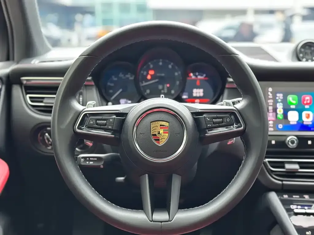 Porsche Macan — фото 10
