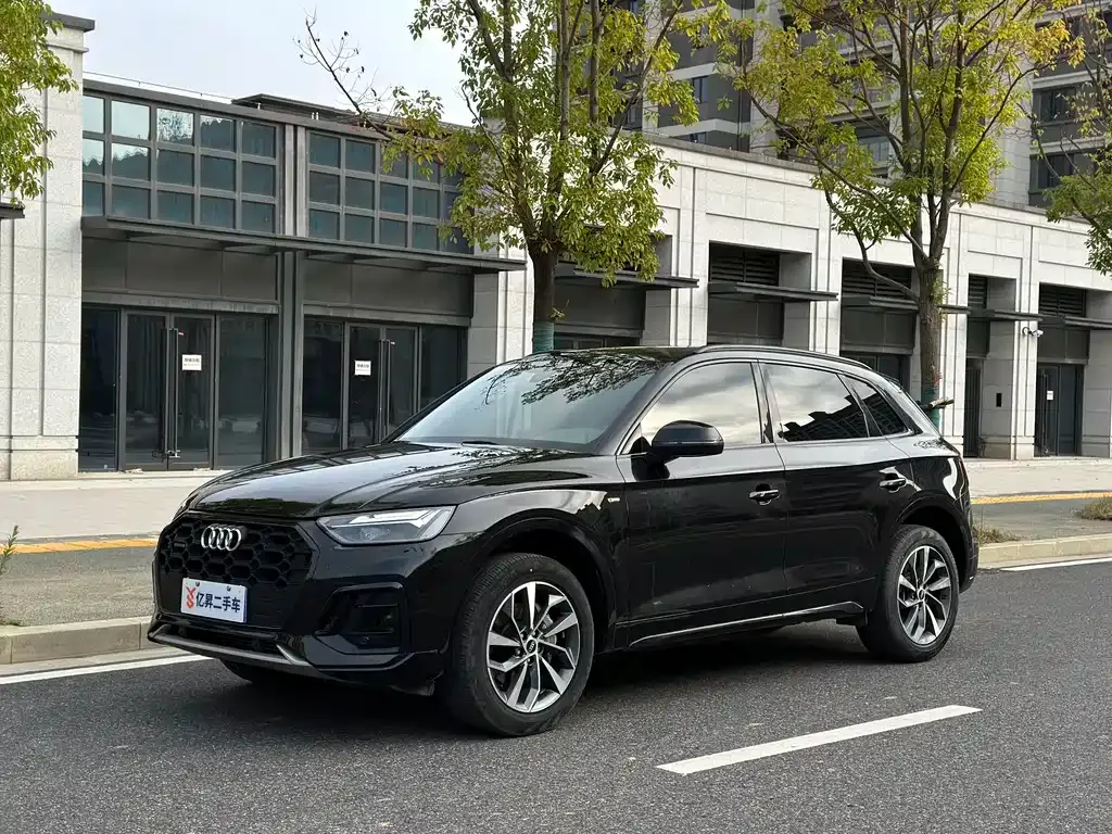 Audi Q5L 2023 из CN, фото 1