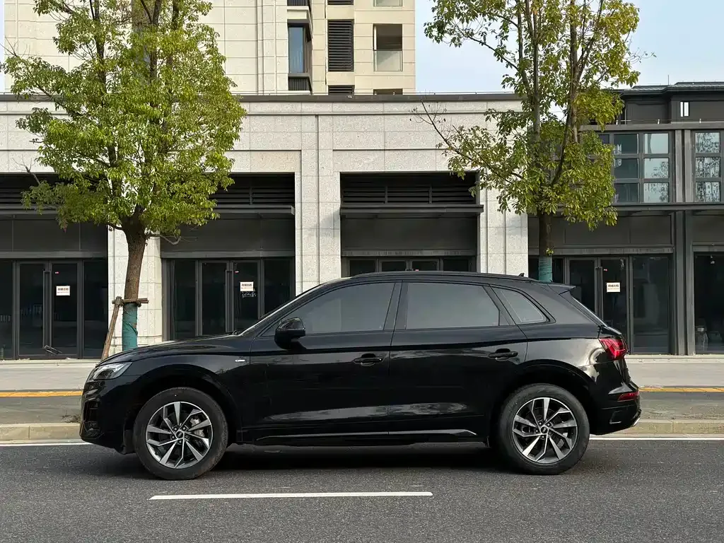 Audi Q5L 2023 из CN, фото 3