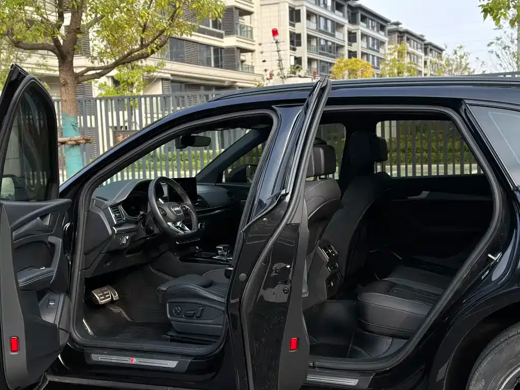 Audi Q5L 2023 из CN, фото 4