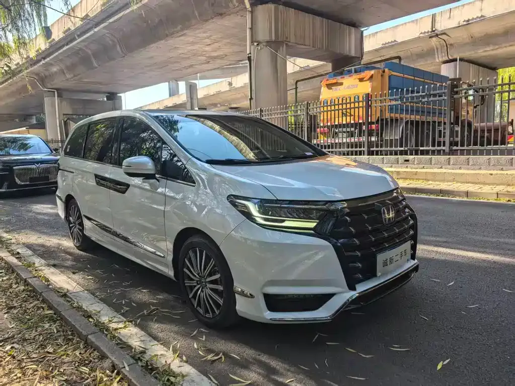 Honda Elysion 2024 из CN, фото 3