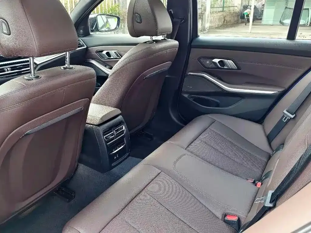 BMW 3 Series 2023 из CN, фото 10