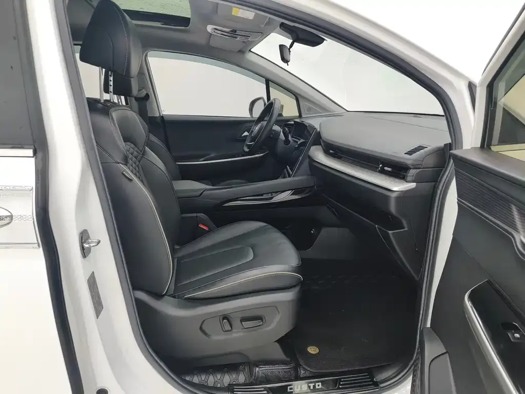 Hyundai Custo — фото 10