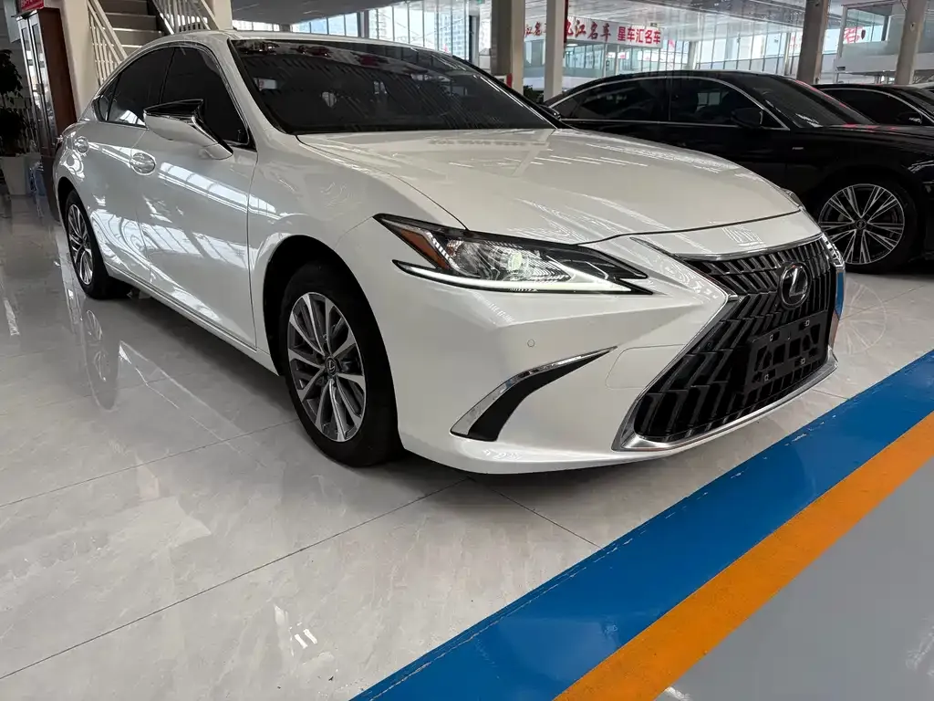 Lexus ES 2023 из CN, фото 3