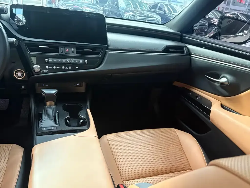 Lexus ES 2023 из CN, фото 6
