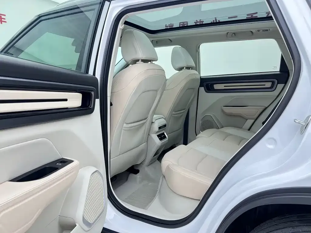 Geely Icon — фото 8