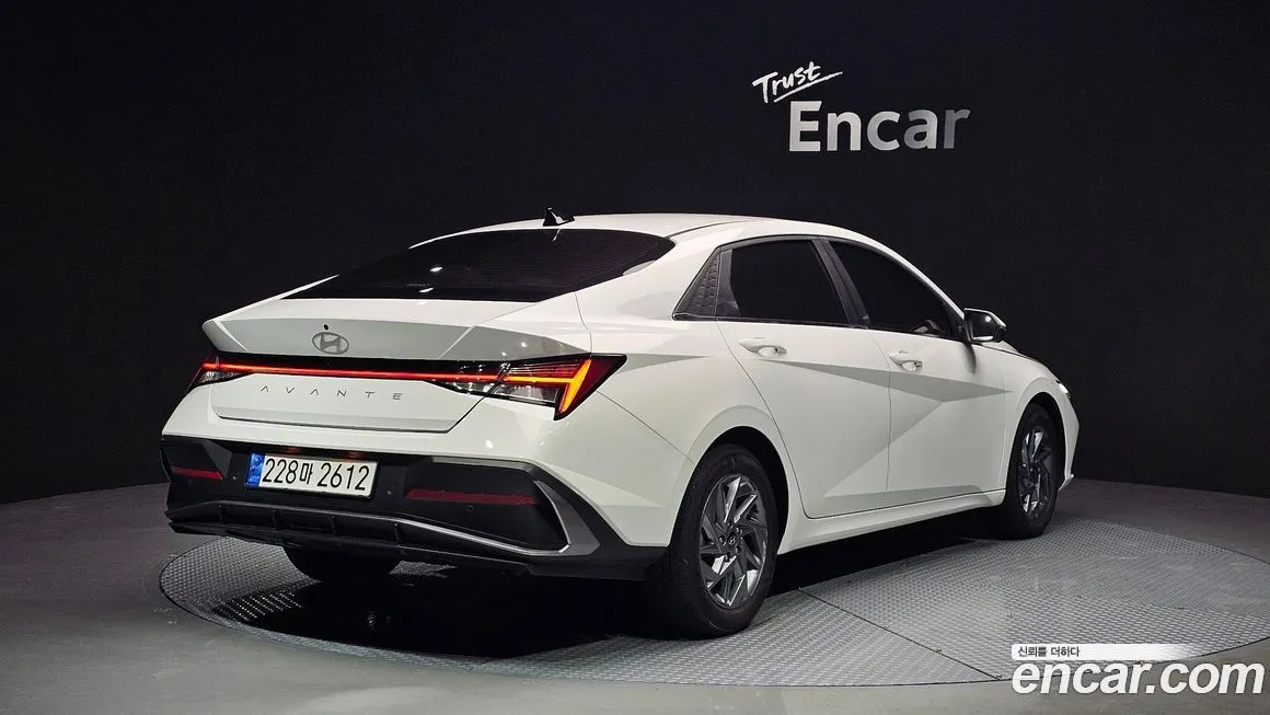 Hyundai AVANTE — фото 2
