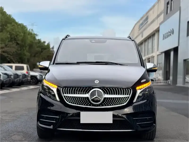 Mercedes-Benz V-Class 2023 из CN, фото 2