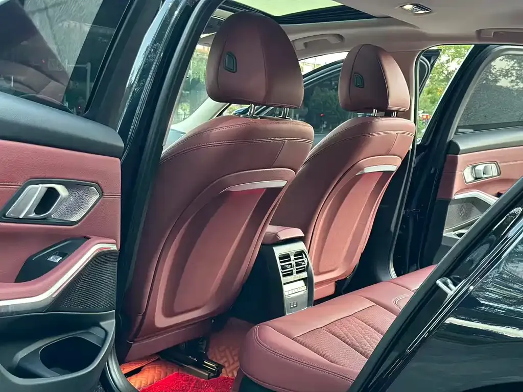 BMW 3 Series 2024 из CN, фото 10