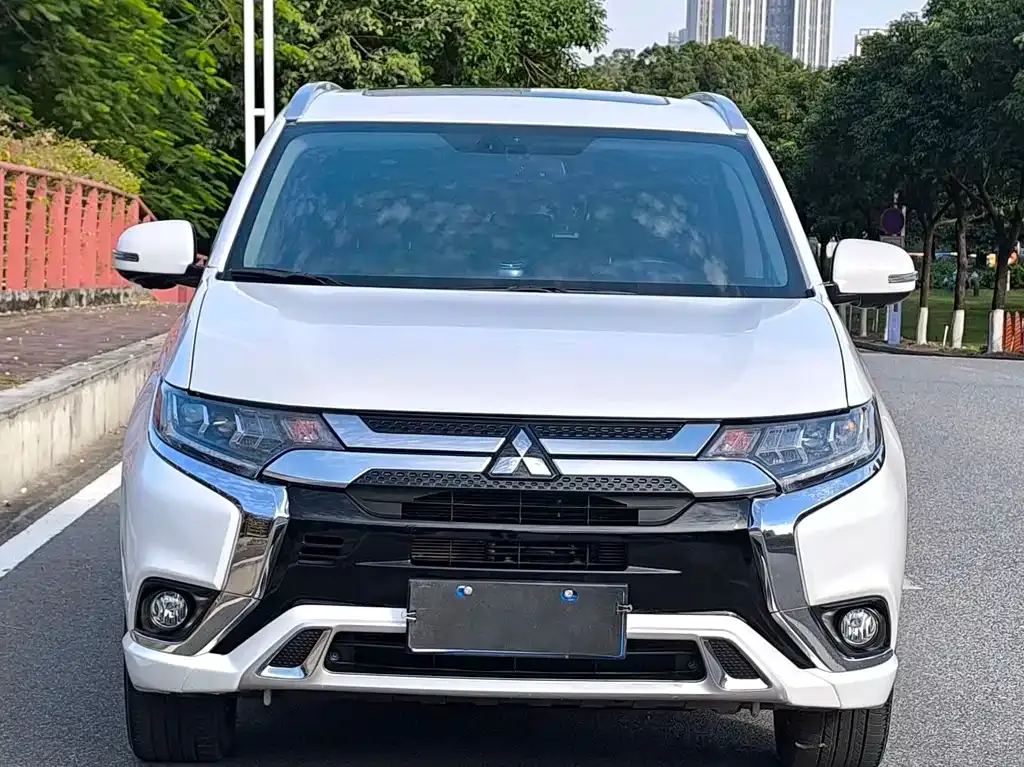 Mitsubishi Outlander 2022 из CN, фото 3