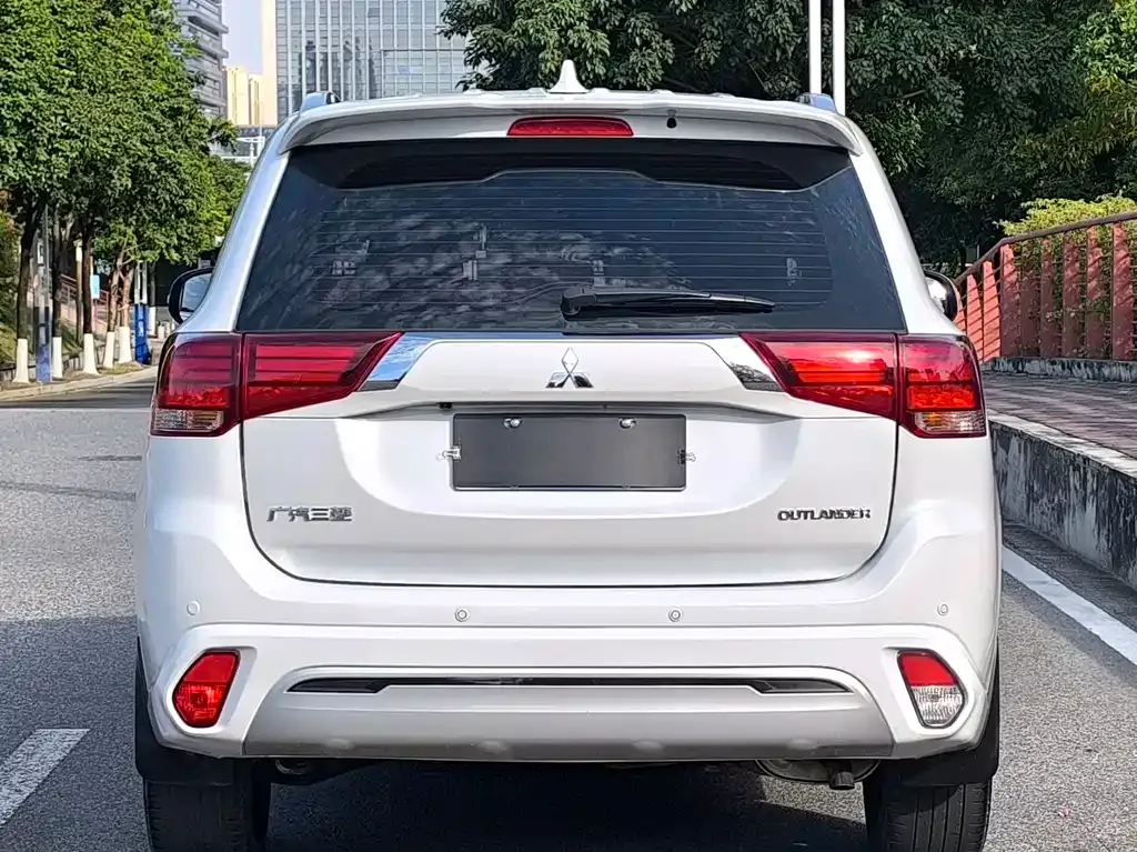 Mitsubishi Outlander 2022 из CN, фото 5