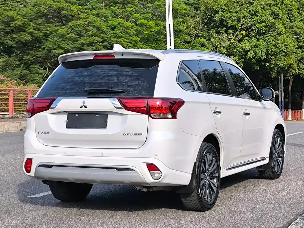 Mitsubishi Outlander 2022 из CN, фото 6