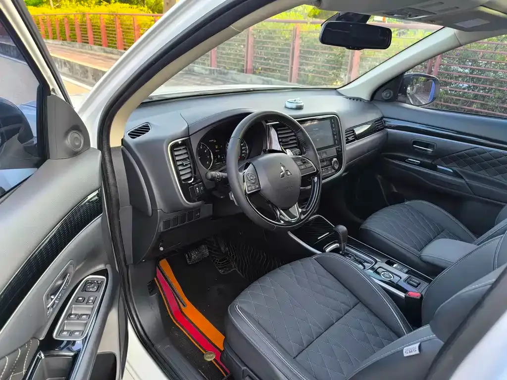 Mitsubishi Outlander 2022 из CN, фото 9