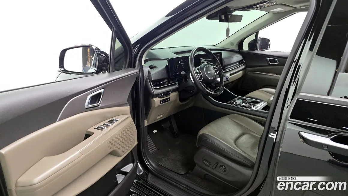 Kia Carnival — фото 10