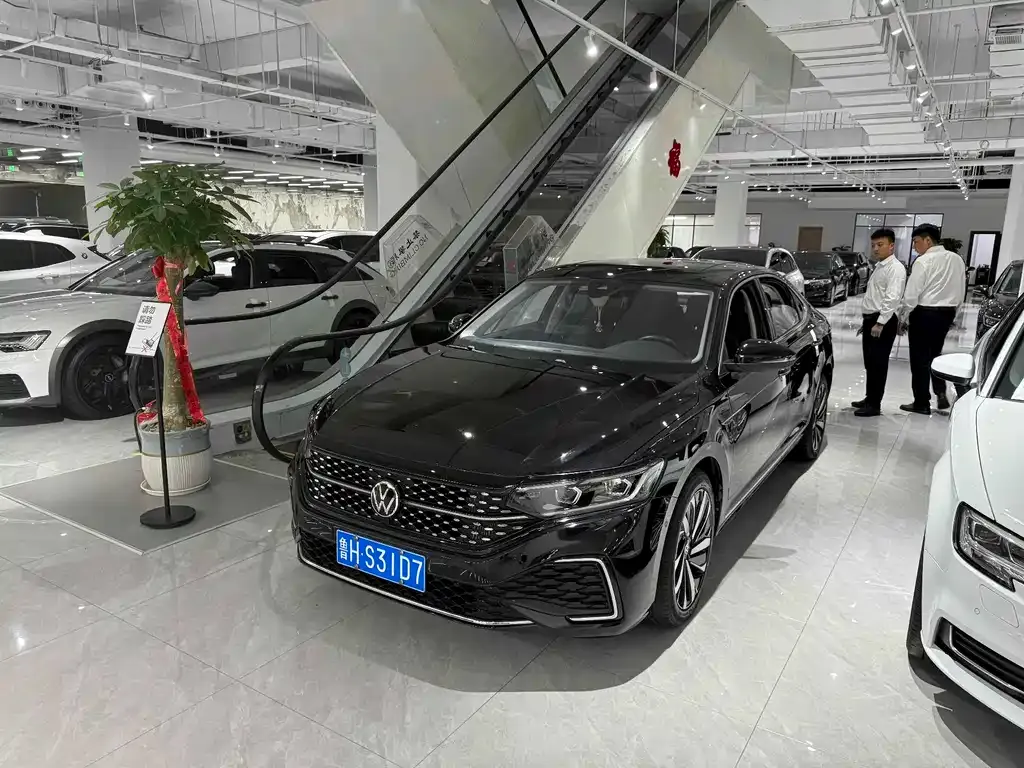 Volkswagen Passat 2021 из CN, фото 1