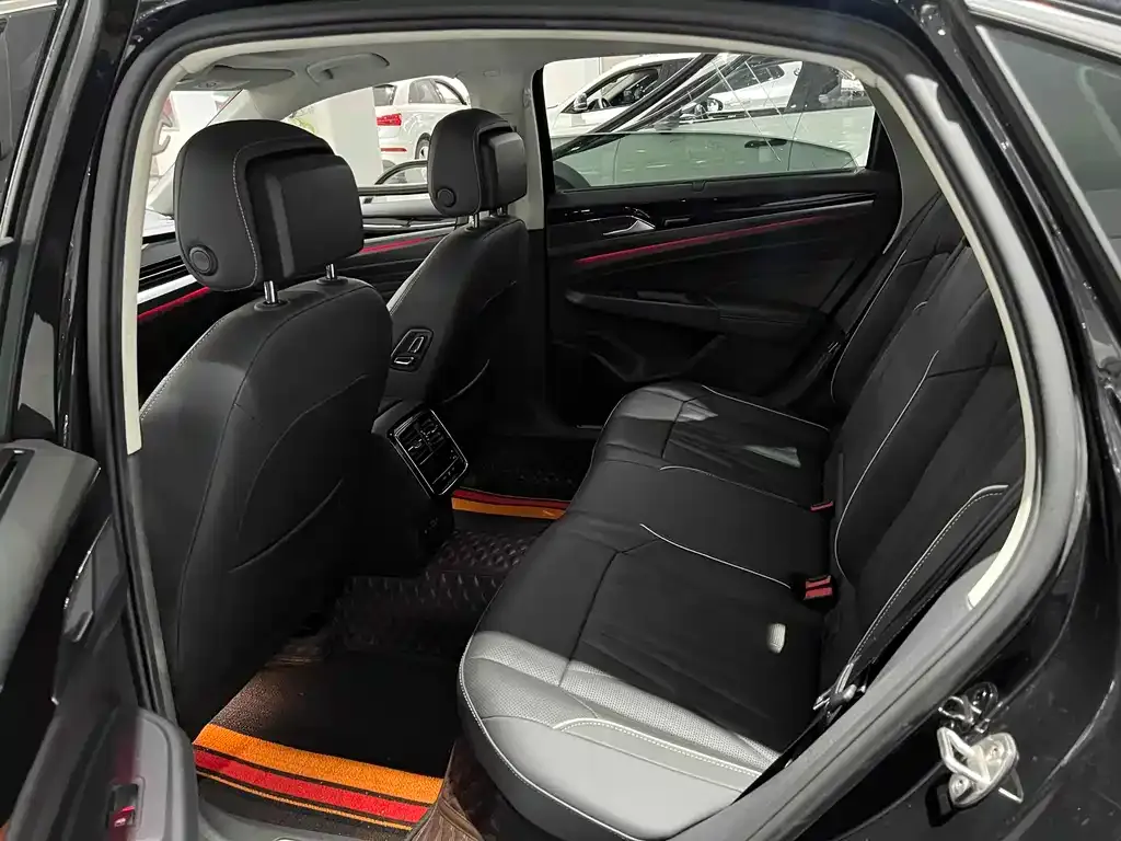 Volkswagen Passat 2021 из CN, фото 4
