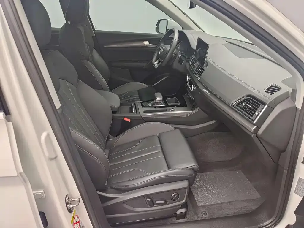 Audi Q5L 2023 из CN, фото 4